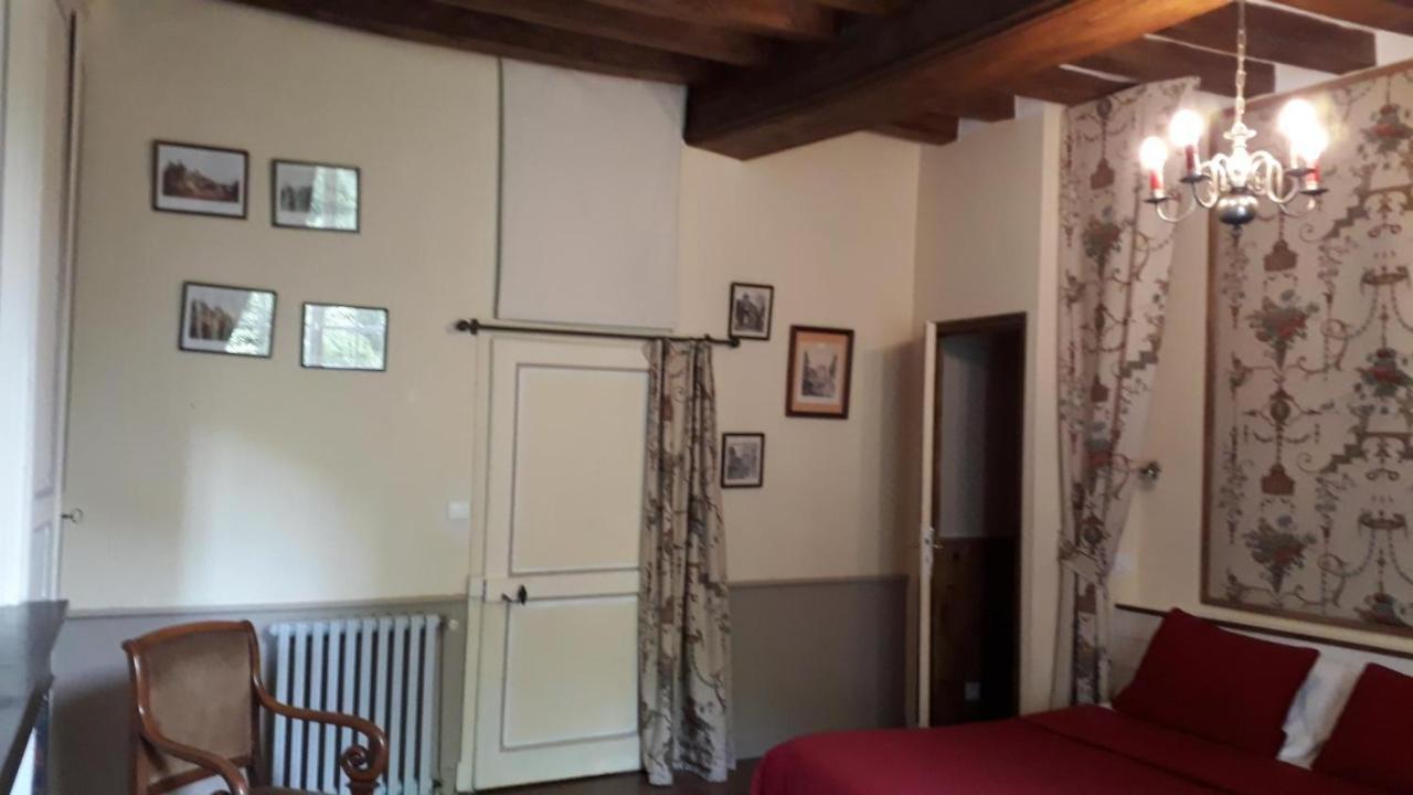 Manoir De Rouesse Hotel Лавал Екстериор снимка