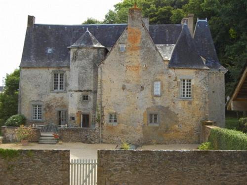 Manoir De Rouesse Hotel Лавал Екстериор снимка