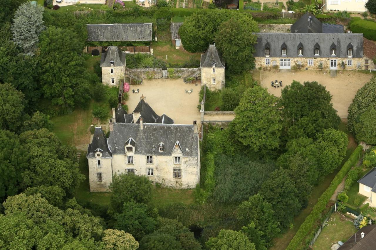 Manoir De Rouesse Hotel Лавал Екстериор снимка