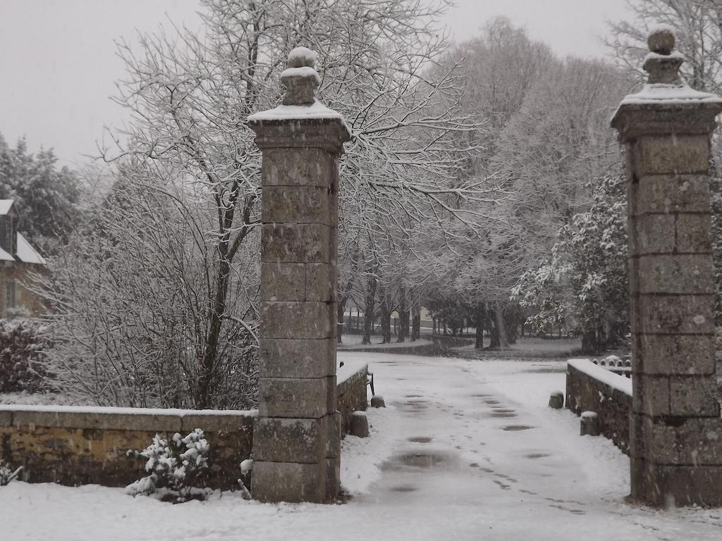 Manoir De Rouesse Hotel Лавал Екстериор снимка